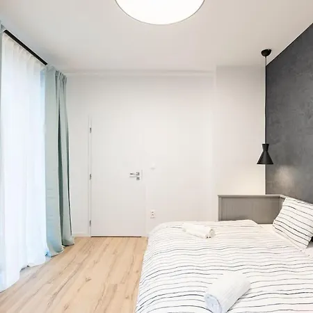 Winter Haven Modern Retreat In 公寓