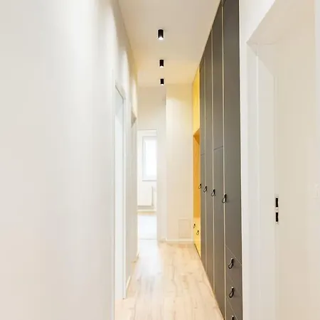 Winter Haven Modern Retreat In * Pressburg