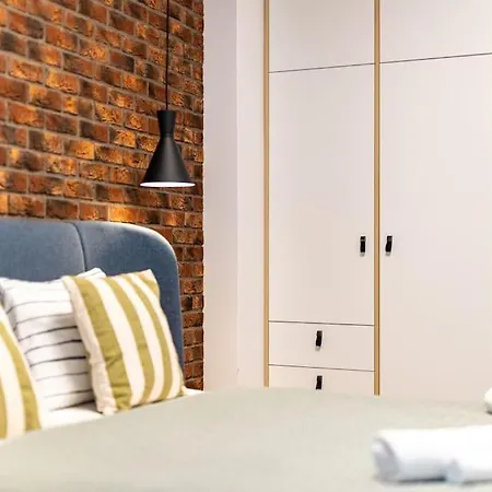 Winter Haven Modern Retreat In 公寓 布拉迪斯拉发