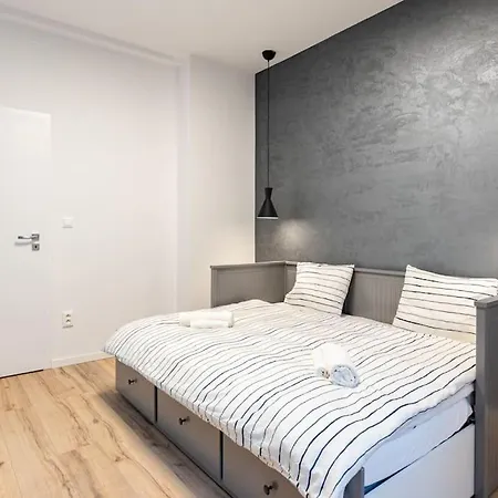 Winter Haven Modern Retreat In 布拉迪斯拉发