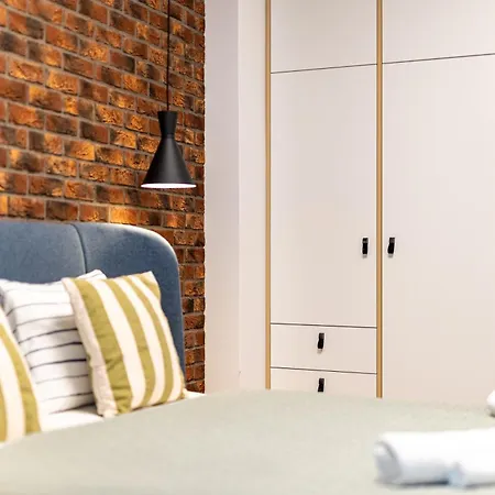 Winter Haven Modern Retreat In Bratislava
