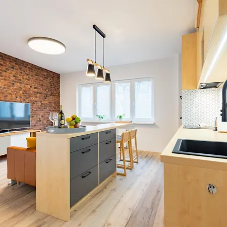 Апартаменти Winter Haven Modern Retreat In *