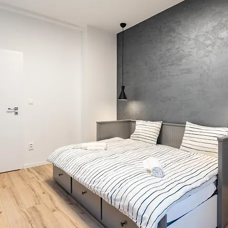 Winter Haven Modern Retreat In Apartamento Bratislava