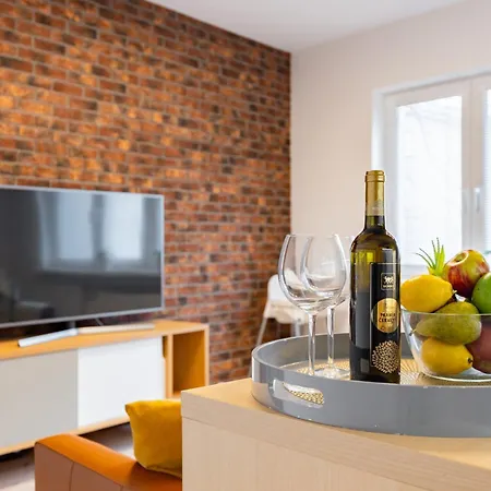 Winter Haven Modern Retreat In Братислава