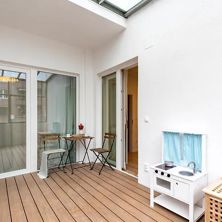 Апартаменти Winter Haven Modern Retreat In